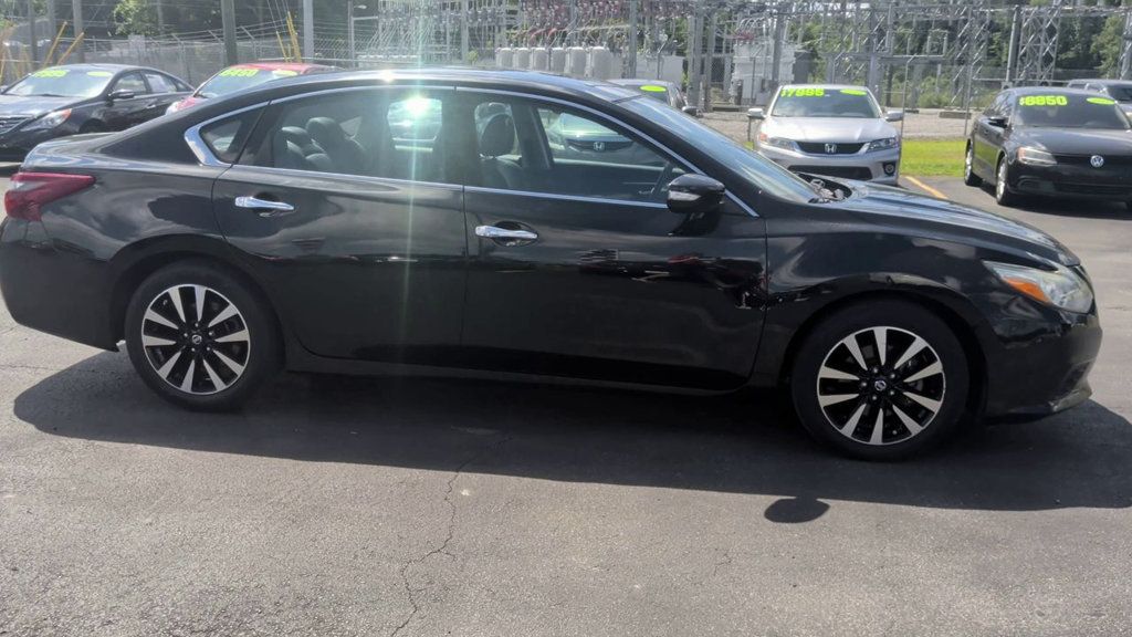 Nissan Altima photo 9