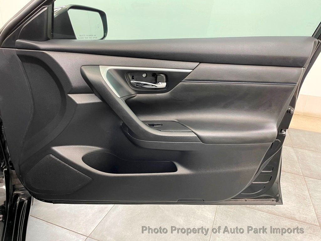 2018 Nissan Altima 2.5 SR Sedan - 21759692 - 40