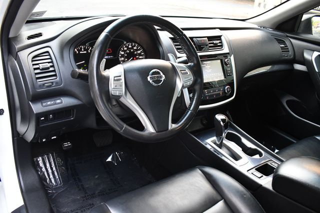 2018 Nissan Altima 2.5 SR Sedan - 22907021 - 21
