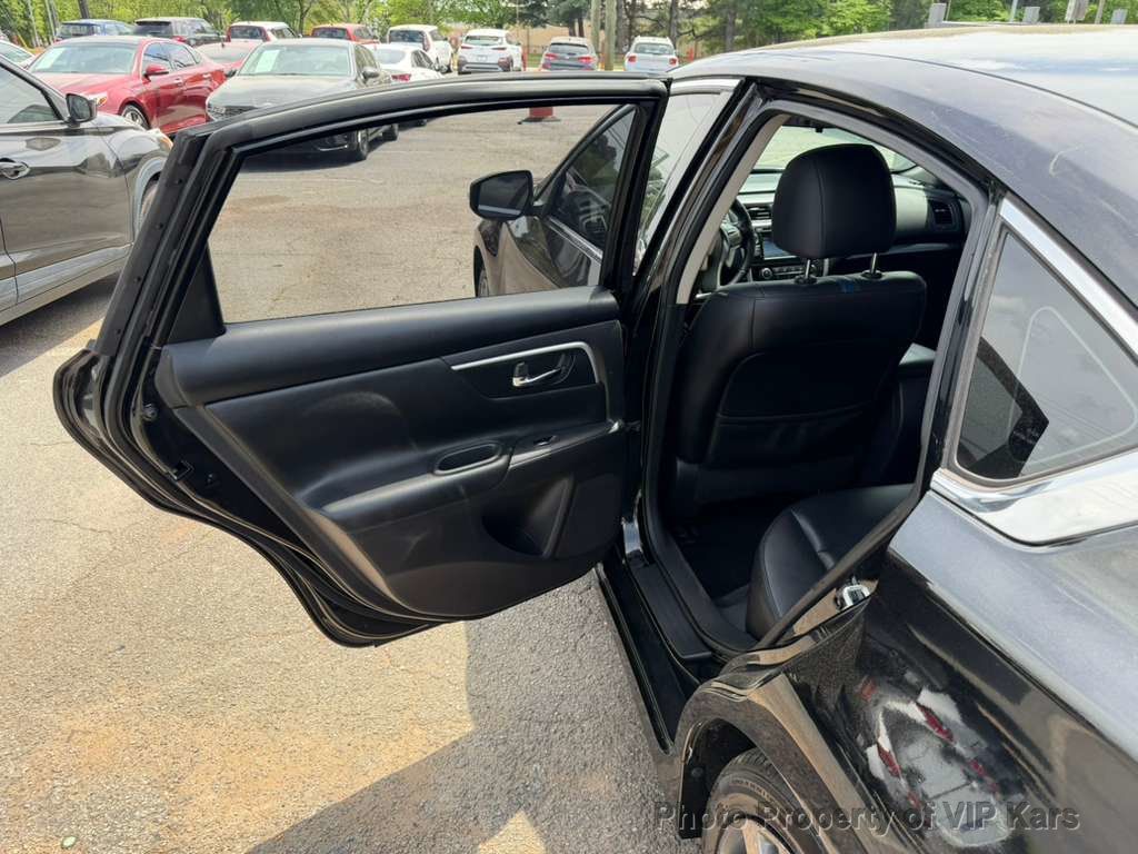 2018 Nissan Altima 2.5 SR Sedan - 23015482 - 9