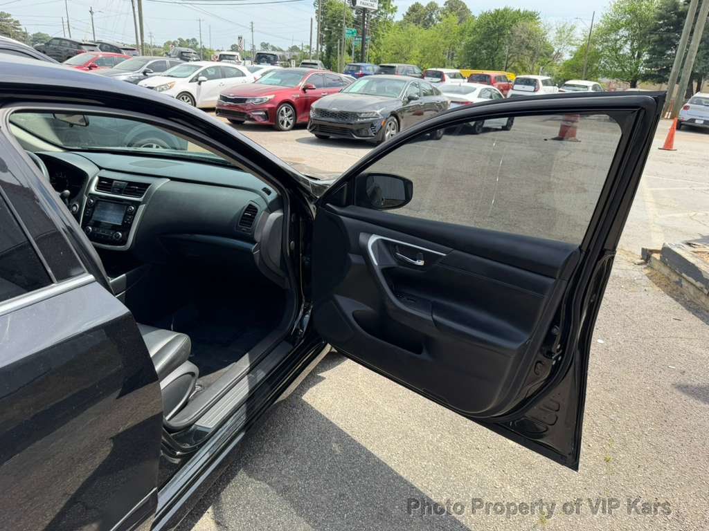 2018 Nissan Altima 2.5 SR Sedan - 23015482 - 11