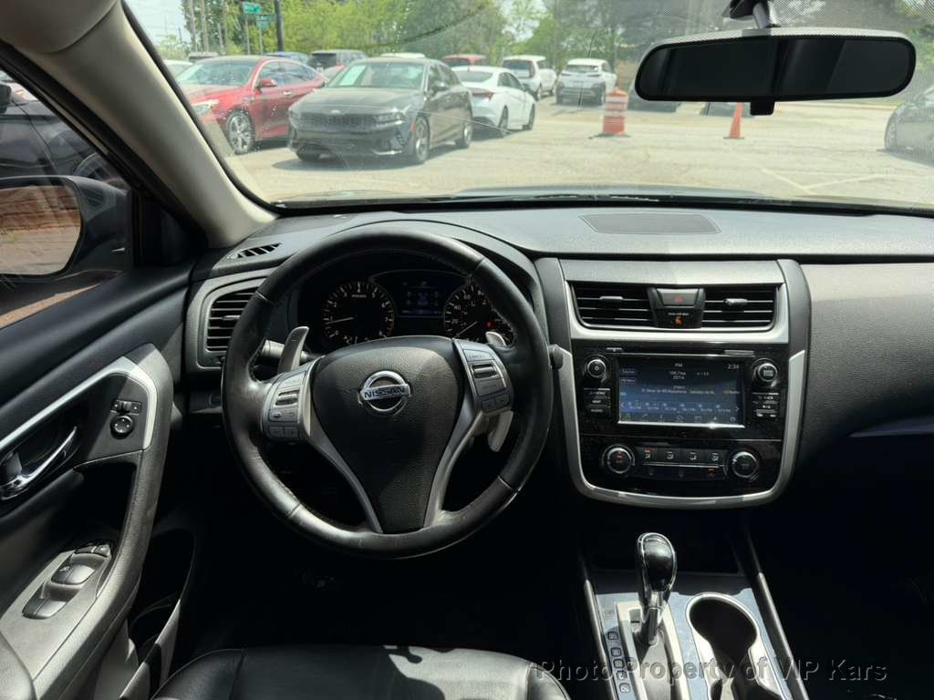 2018 Nissan Altima 2.5 SR Sedan - 23015482 - 13