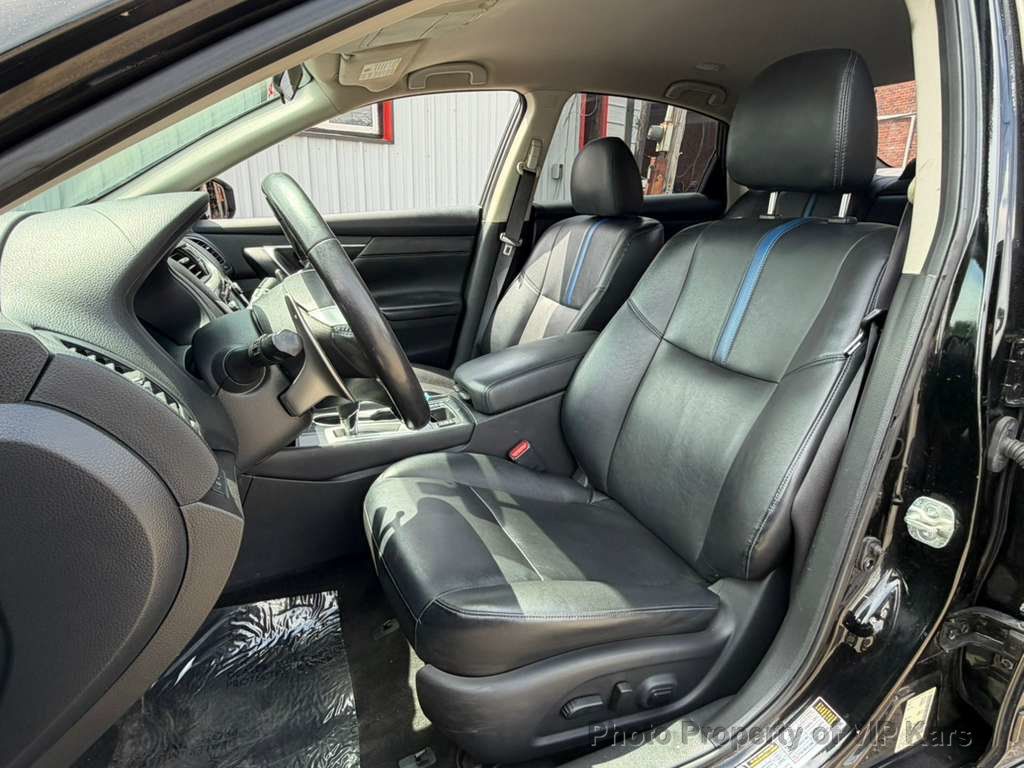 2018 Nissan Altima 2.5 SR Sedan - 23015482 - 15