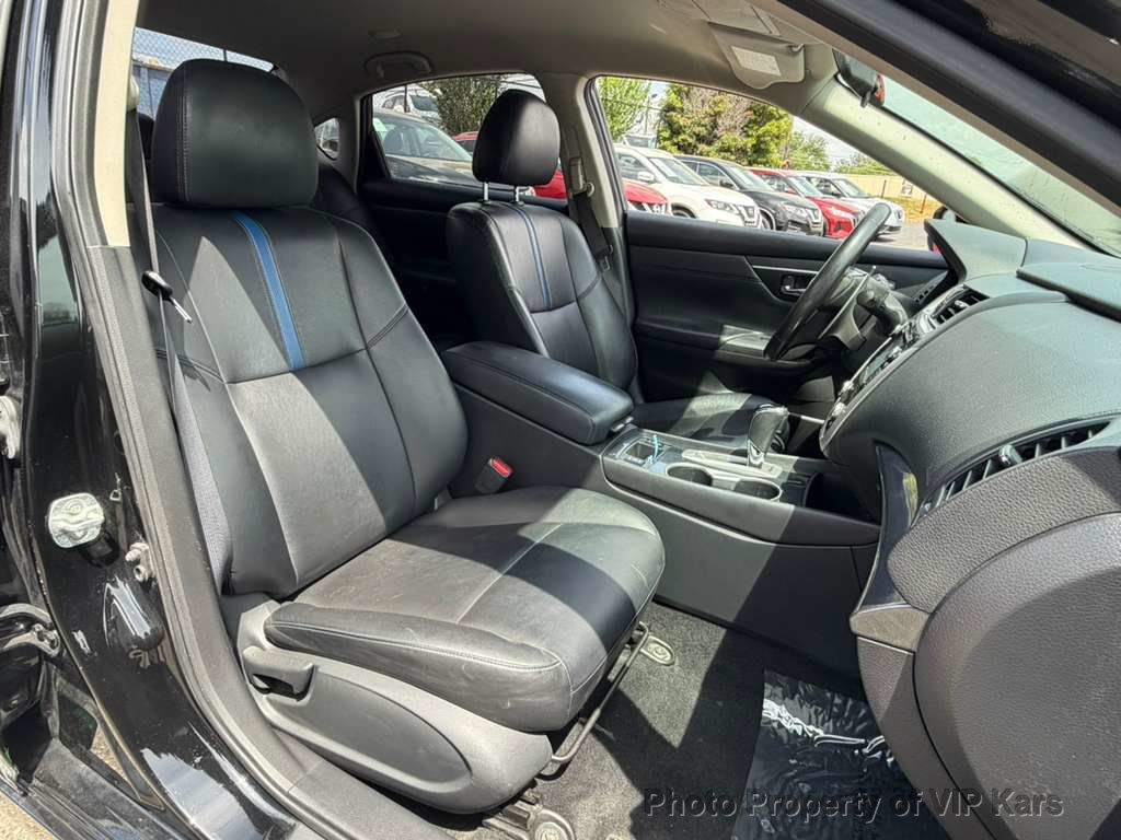 2018 Nissan Altima 2.5 SR Sedan - 23015482 - 16