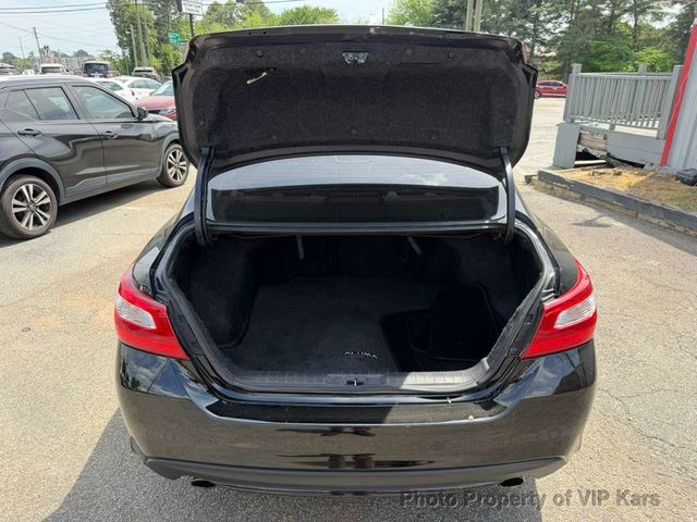 2018 Nissan Altima 2.5 SR Sedan - 23015482 - 18