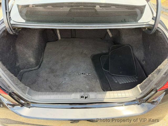 2018 Nissan Altima 2.5 SR Sedan - 23015482 - 19