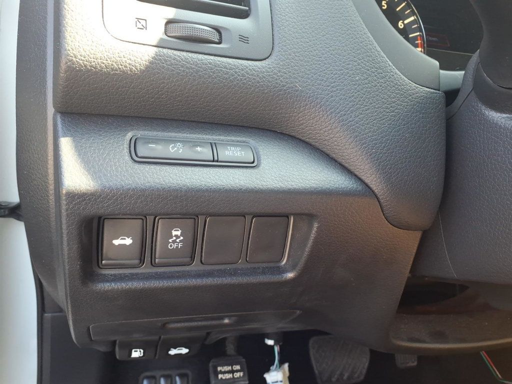 Nissan Altima photo 12