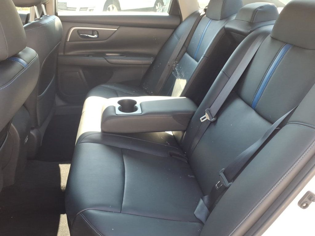 Nissan Altima photo 14