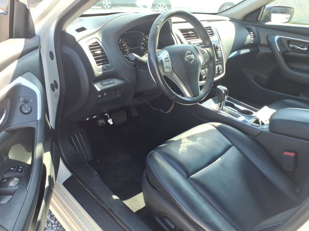 Nissan Altima photo 6
