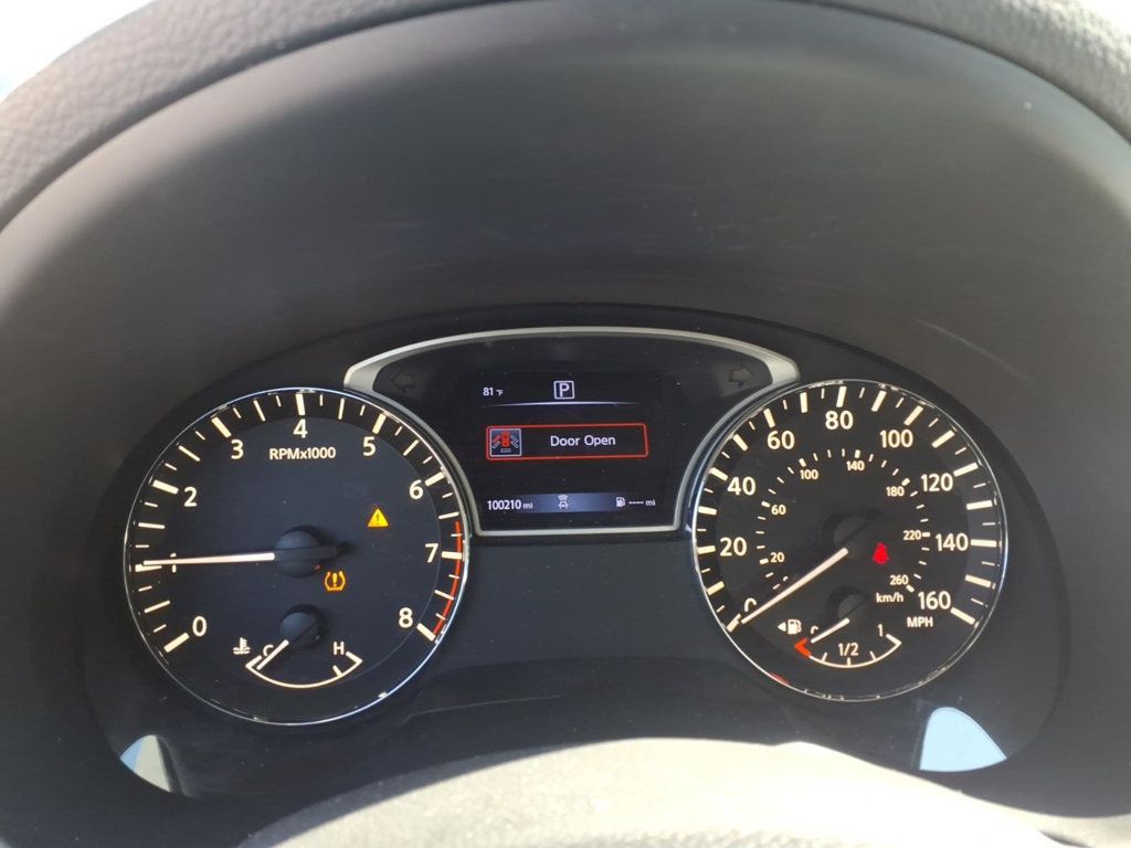 Nissan Altima photo 8