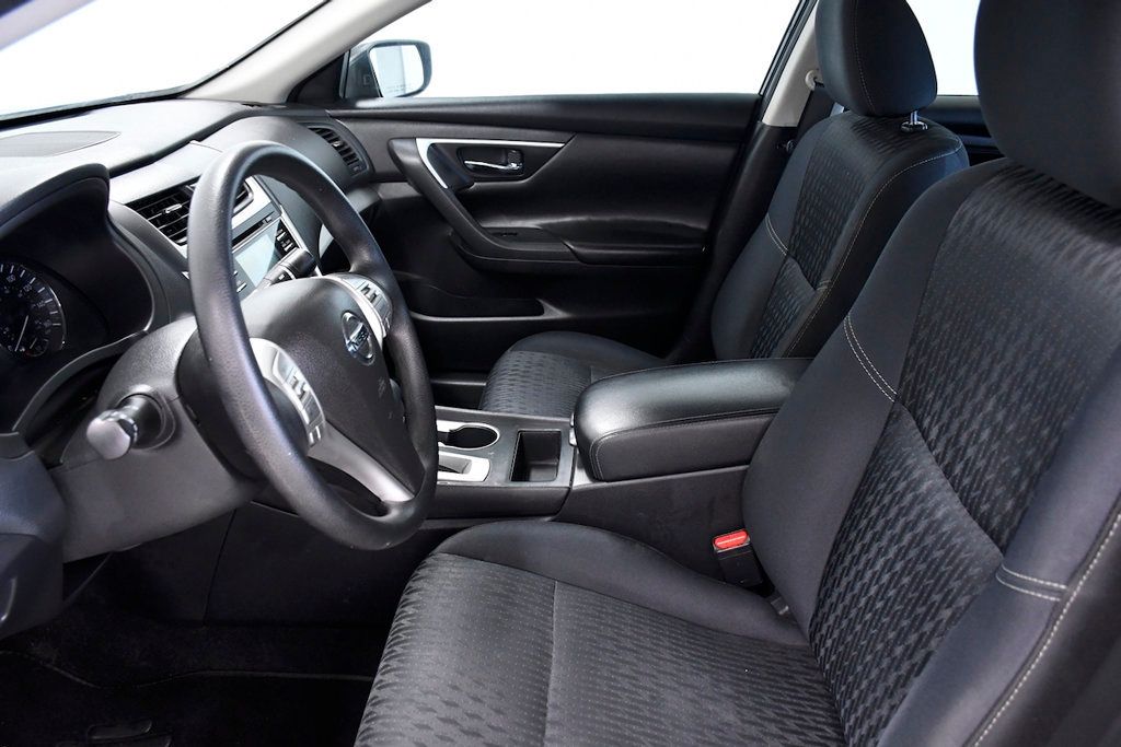 2018 Nissan Altima 2.5 SR Sedan - 22905299 - 14