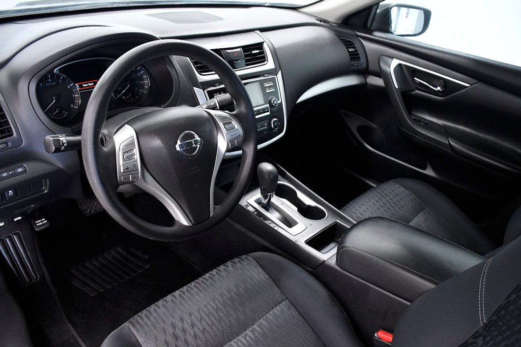 2018 Nissan Altima 2.5 SR Sedan - 22905299 - 15