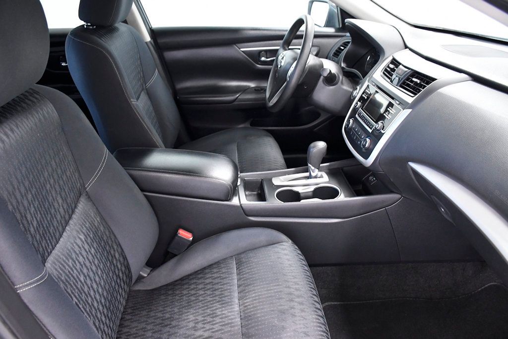 2018 Nissan Altima 2.5 SR Sedan - 22905299 - 23