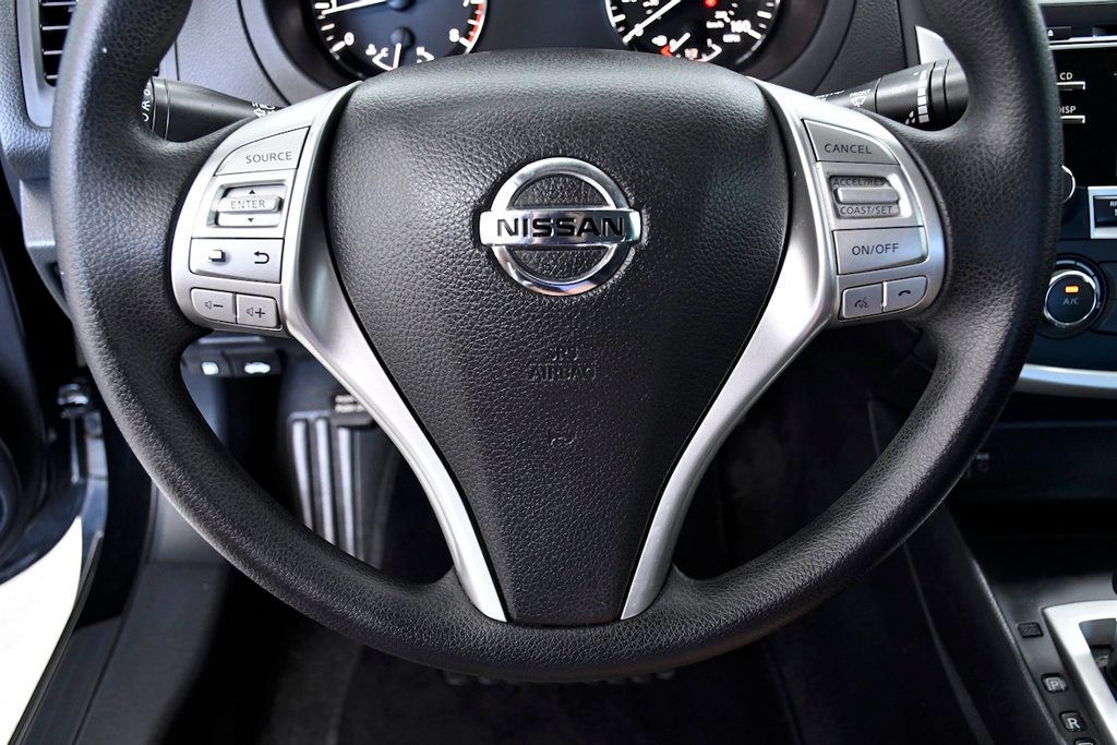 2018 Nissan Altima 2.5 SR Sedan - 22905299 - 6