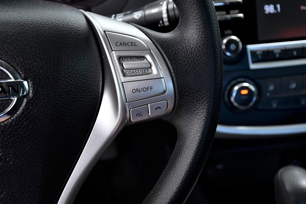 2018 Nissan Altima 2.5 SR Sedan - 22905299 - 8