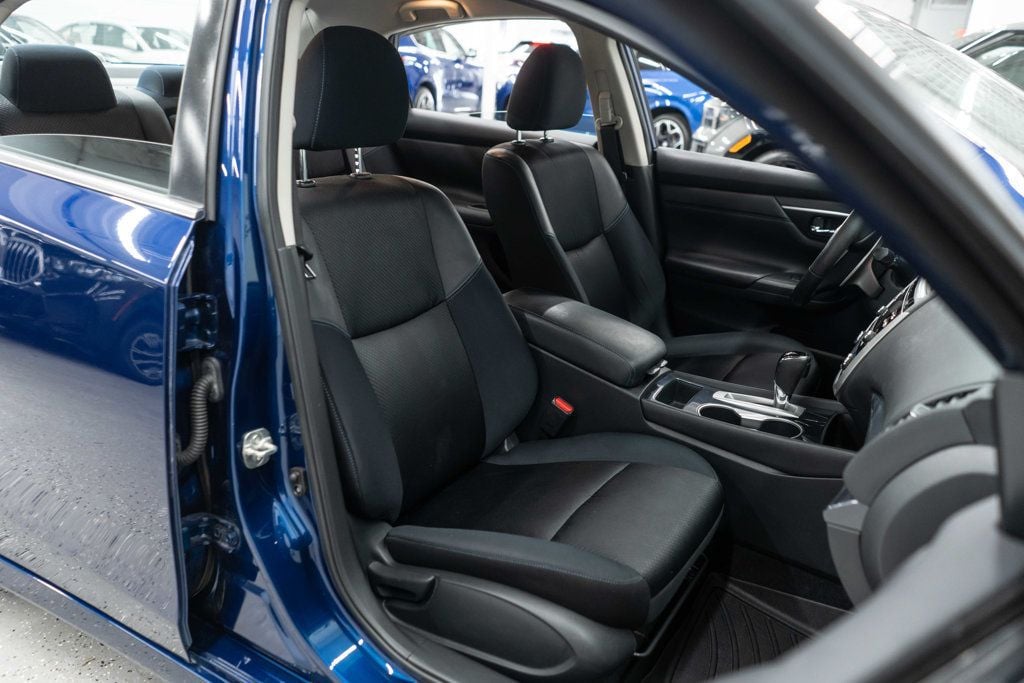 Nissan Altima photo 10