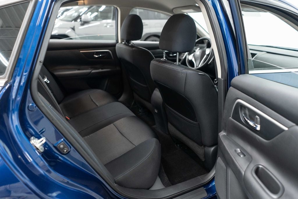 Nissan Altima photo 12