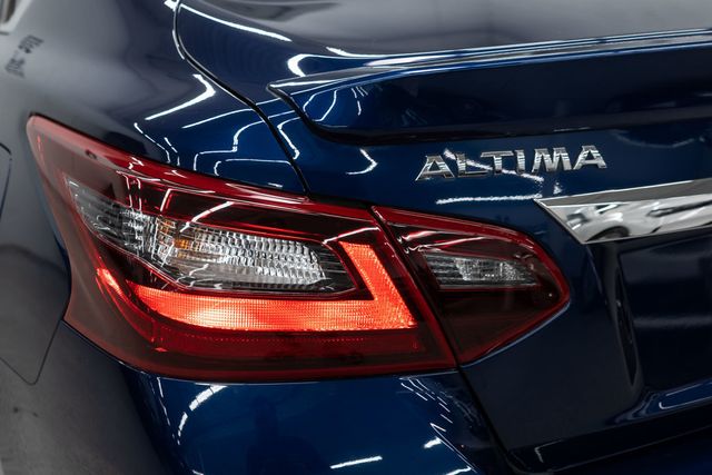 2018 Nissan Altima 2.5 SR Sedan - 23091217 - 37
