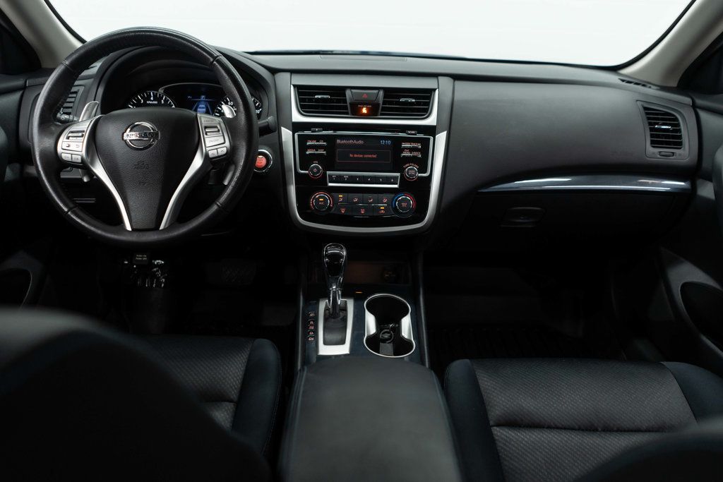 Nissan Altima photo 9