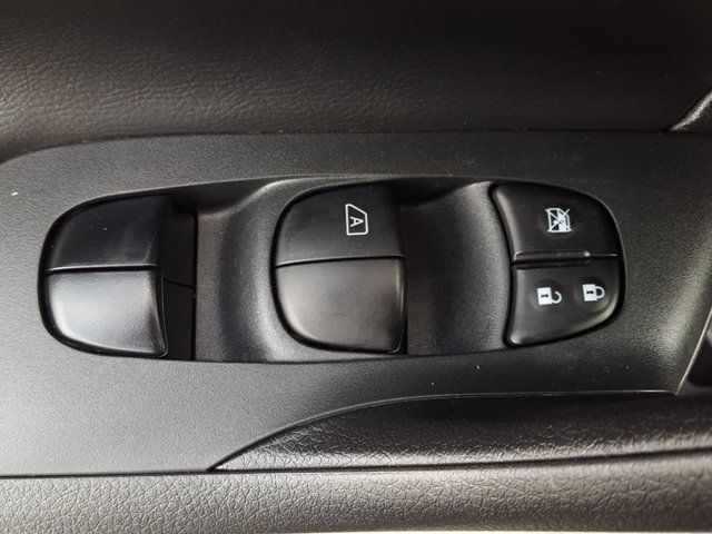 2018 Nissan Altima 2.5 SR Special Edition w/Navigation - 18033904 - 19