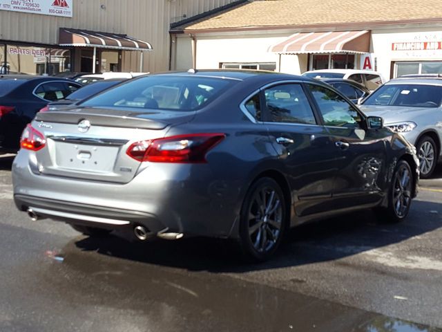 2018 Nissan Altima 2.5 SR Special Edition w/Navigation - 18033909 - 3