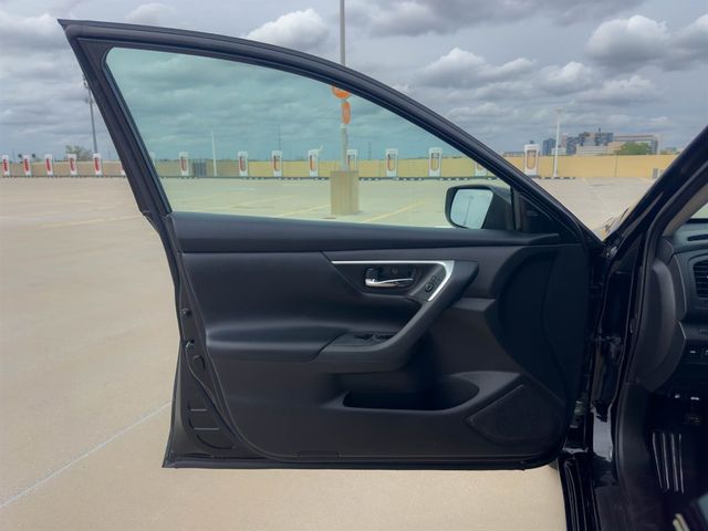 2018 Nissan Altima 2.5 S Sedan - 22843385 - 24