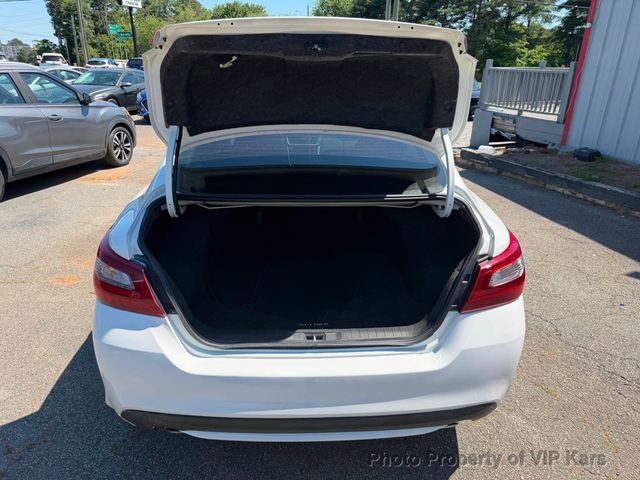 2018 Nissan Altima 2.5 SV Sedan - 23028205 - 22