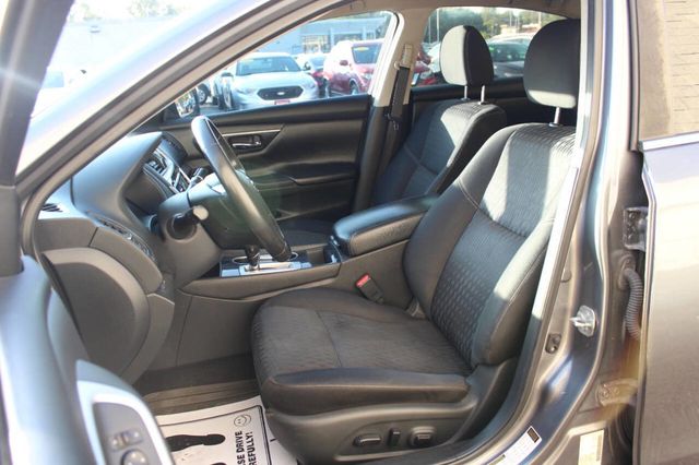 2018 Nissan Altima 2.5 SV Sedan - 22923357 - 10