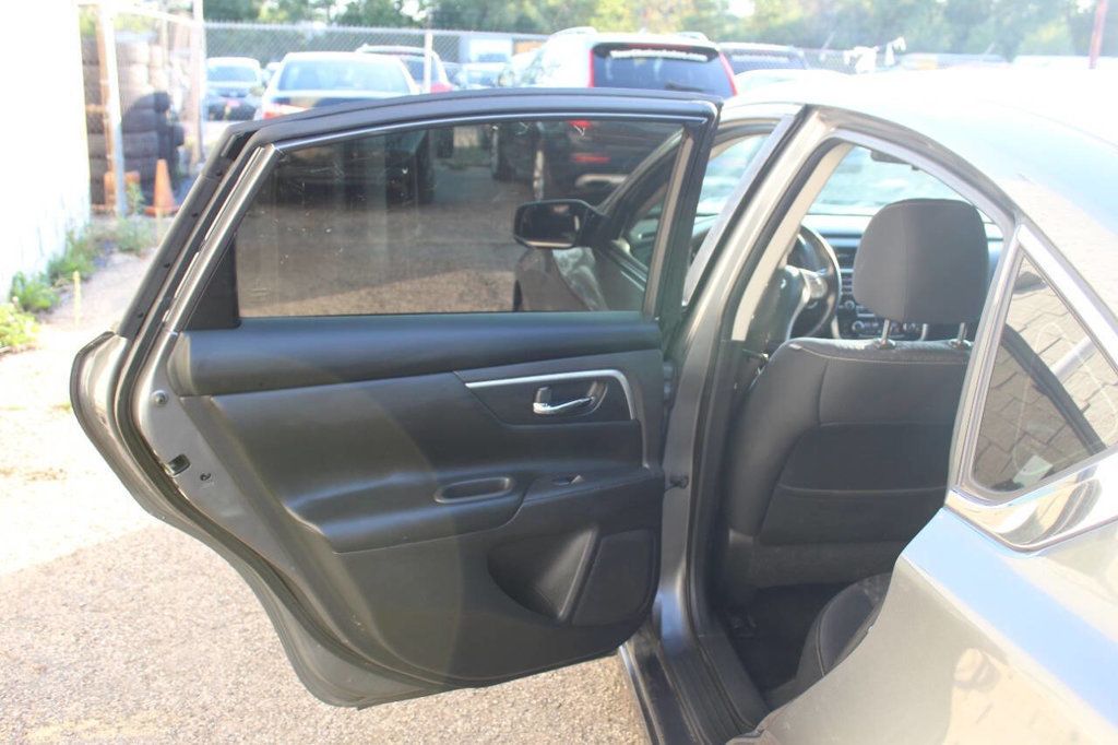 2018 Nissan Altima 2.5 SV Sedan - 22923357 - 11