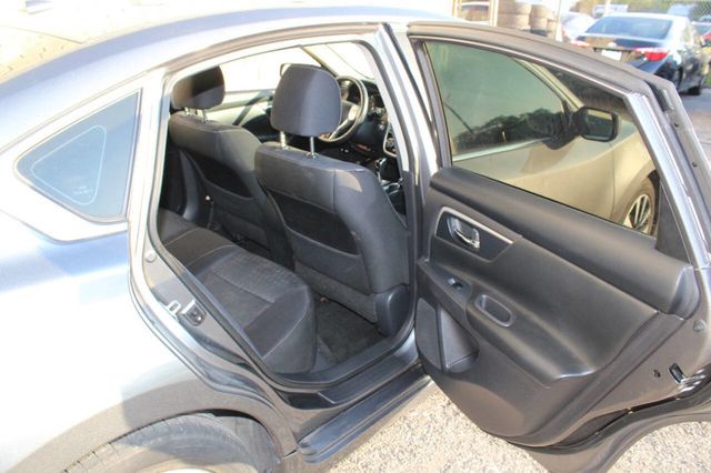 2018 Nissan Altima 2.5 SV Sedan - 22923357 - 14