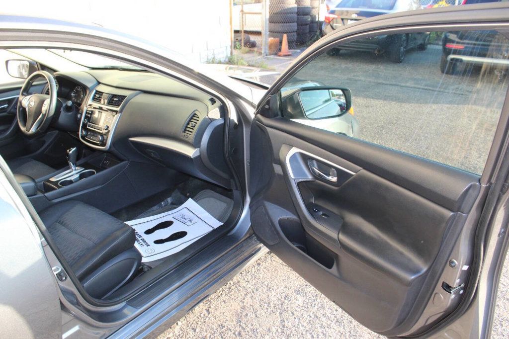 2018 Nissan Altima 2.5 SV Sedan - 22923357 - 16