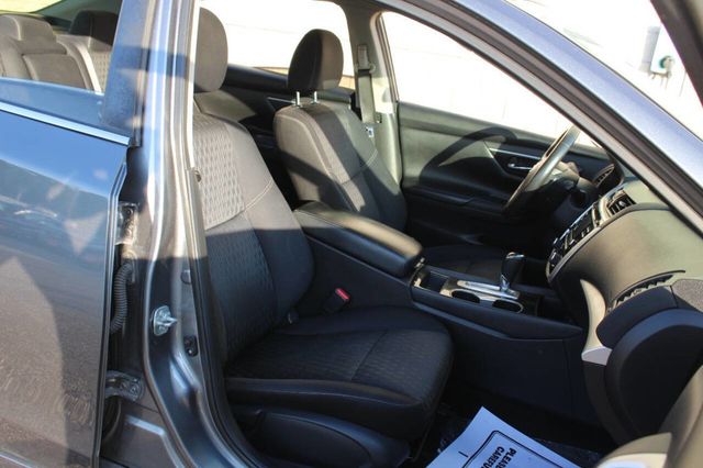 2018 Nissan Altima 2.5 SV Sedan - 22923357 - 17