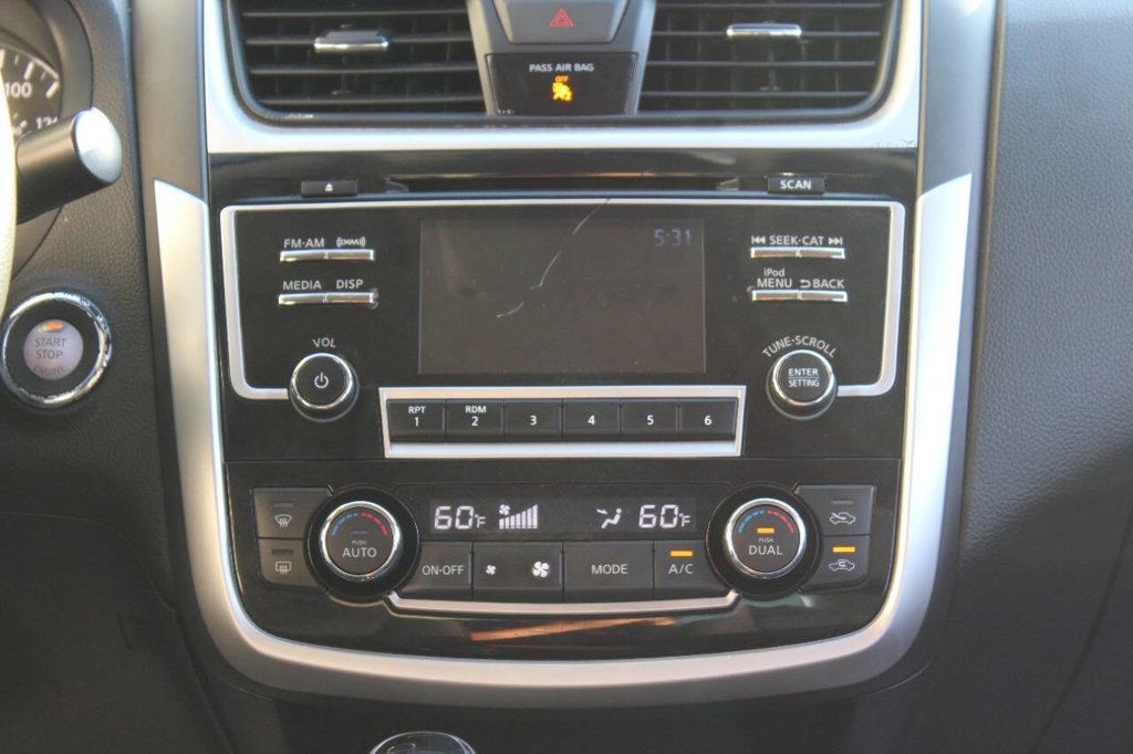 2018 Nissan Altima 2.5 SV Sedan - 22923357 - 19