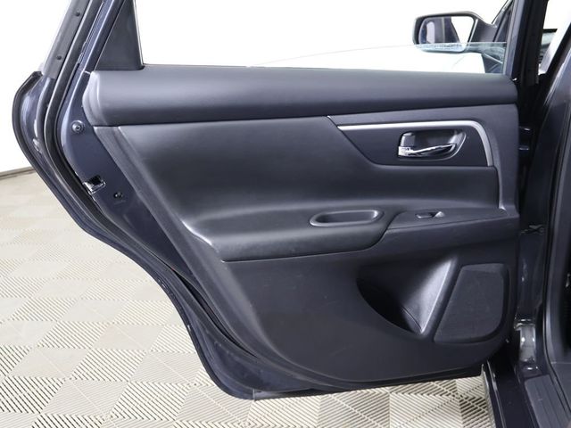 2018 Nissan Altima 2.5 SV Sedan - 23009352 - 19