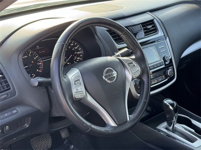 2018 Nissan Altima 2.5 SV Sedan - 22622339 - 14