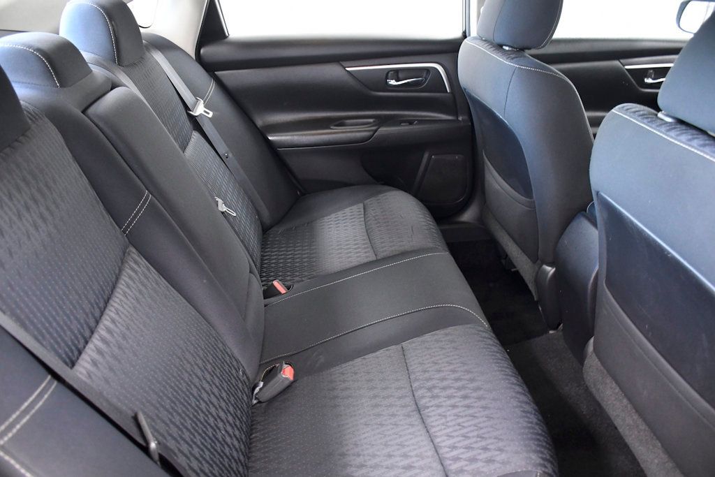 2018 Nissan Altima 2.5 SV Sedan - 22905307 - 13