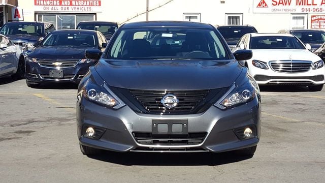 2018 Nissan Altima SR Midnight w/Navigation - 18033910 - 1