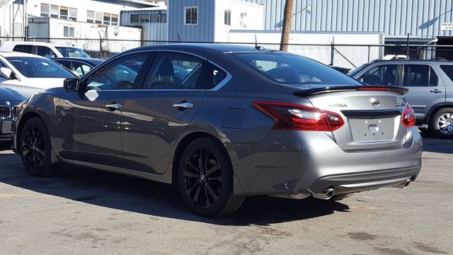 2018 Nissan Altima SR Midnight w/Navigation - 18033910 - 26
