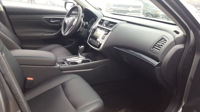 2018 Nissan Altima SR Midnight w/Navigation - 18033910 - 4