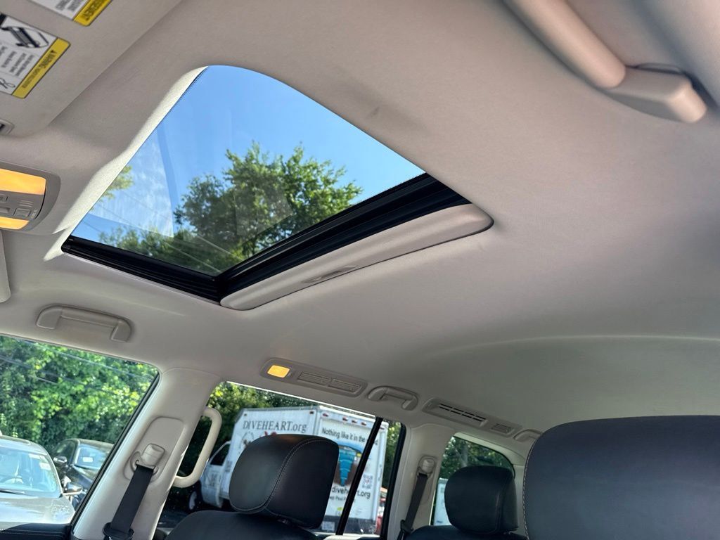 2018 Nissan Armada 4x4 Platinum - 23057640 - 9