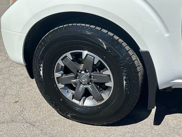 2018 Nissan Frontier Crew Cab 4x2 Desert Runner Automatic - 23041782 - 11