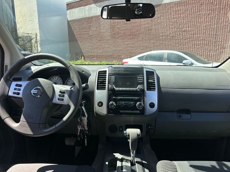 2018 Nissan Frontier Crew Cab 4x2 Desert Runner Automatic - 23041782 - 13