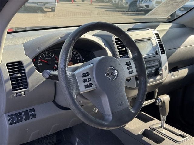 2018 Nissan Frontier Crew Cab 4x2 SV V6 Automatic - 22740238 - 16