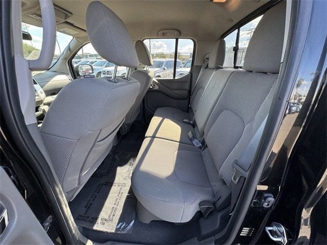 2018 Nissan Frontier Crew Cab 4x2 SV V6 Automatic - 22740238 - 19