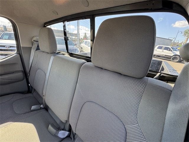 2018 Nissan Frontier Crew Cab 4x2 SV V6 Automatic - 22740238 - 20