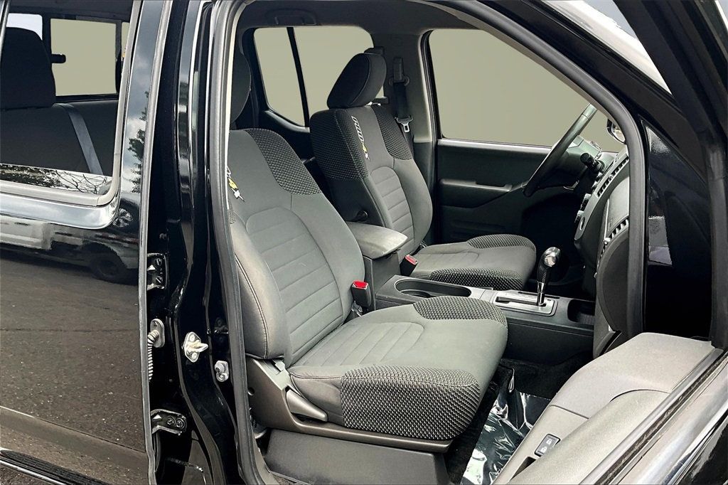 2018 Nissan Frontier Crew Cab PRO-4X photo 10