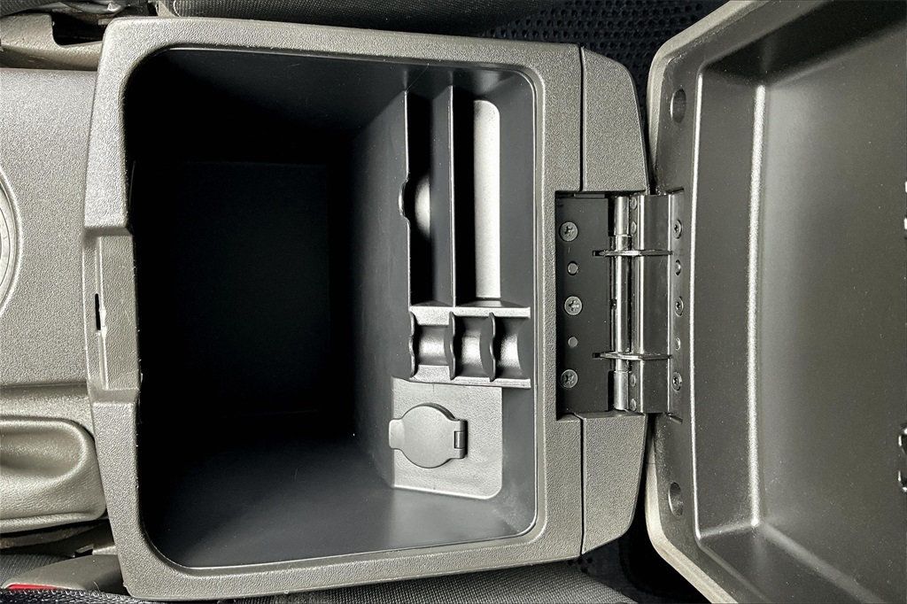 2018 Nissan Frontier Crew Cab PRO-4X photo 20