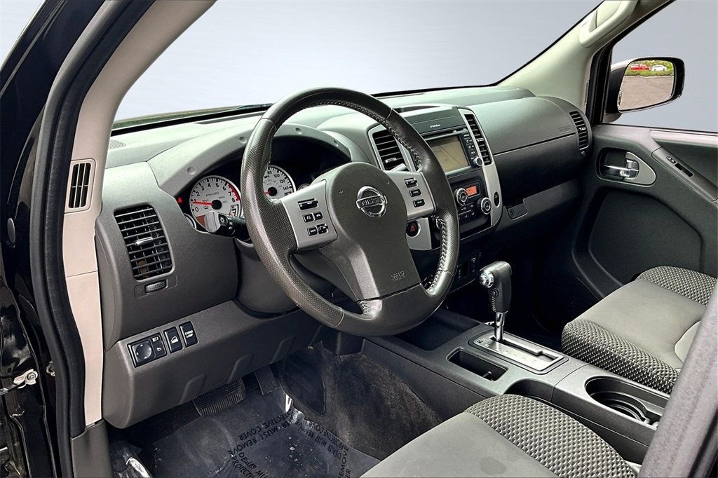 2018 Nissan Frontier Crew Cab PRO-4X photo 9