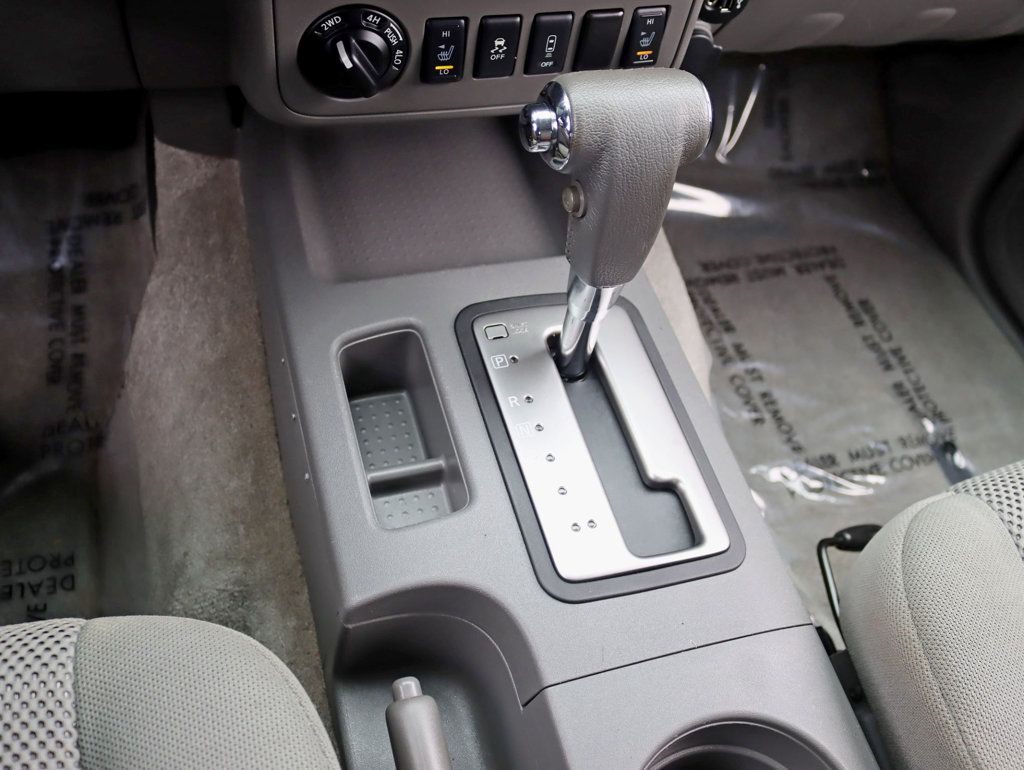 2018 Nissan Frontier Crew Cab 4x4 SV V6 Auto Midnight Edition - 22967999 - 17