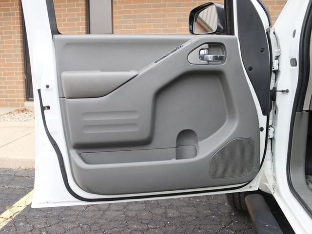 2018 Nissan Frontier Crew Cab 4x4 SV V6 Auto Midnight Edition - 22967999 - 22